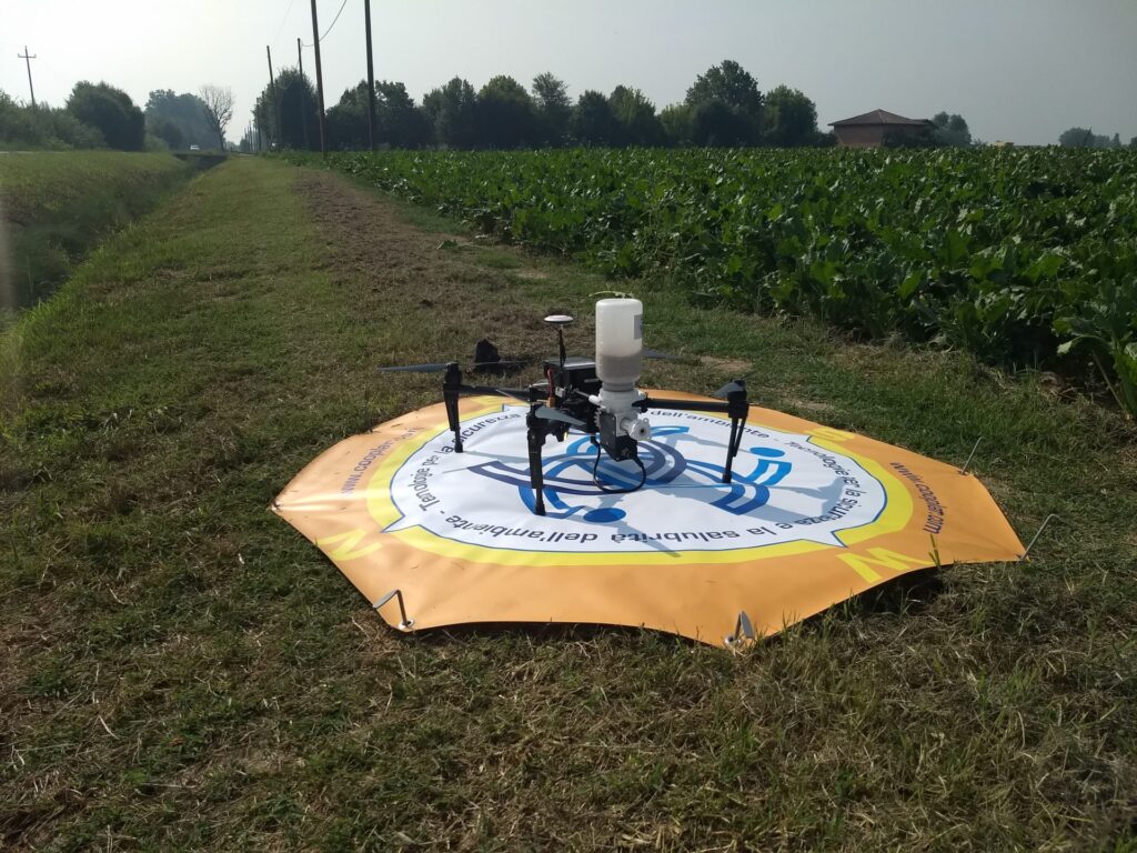 Utilizzo di droni per la lotta biologica al Ragnetto rosso immagine decorativa